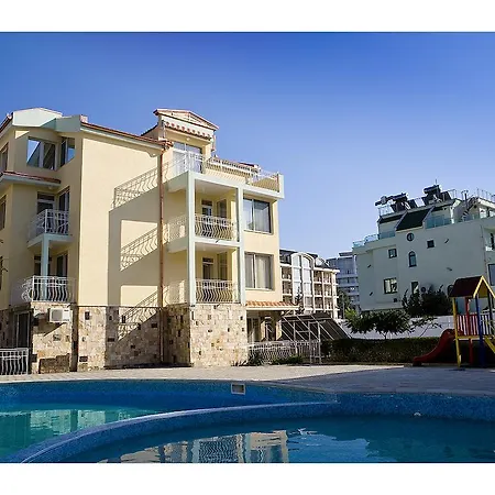Family Casa Brava 3* ساني بيتش