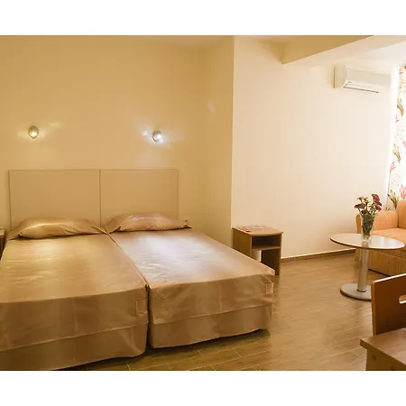 Family Casa Brava ساني بيتش